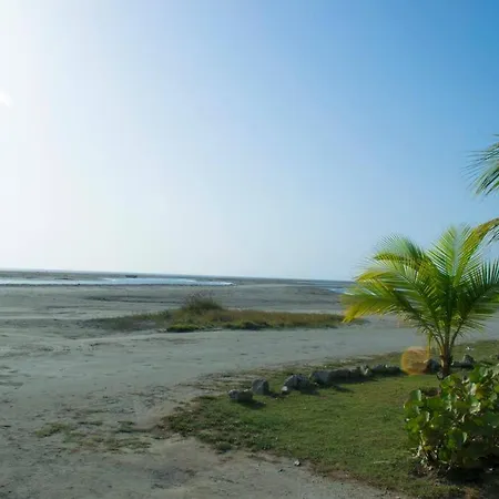Espectacular Casa En La Playa, De Indias