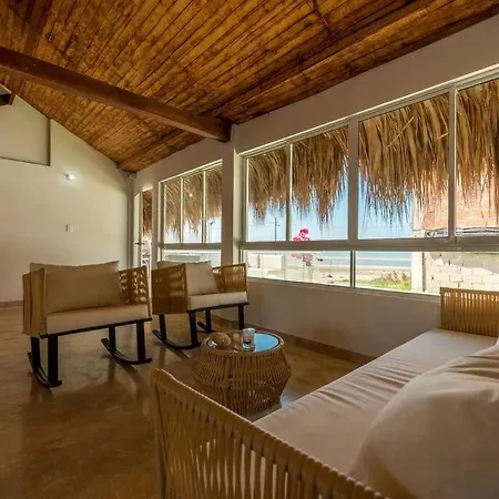 Espectacular Casa En La Playa, De Indias